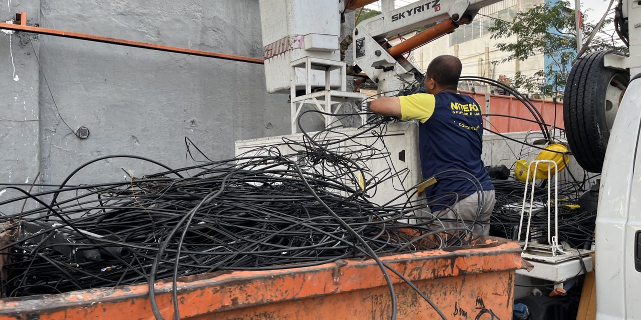 Prefeitura de Niterói retira mais de 1 tonelada de fios caídos em força-tarefa pela cidade