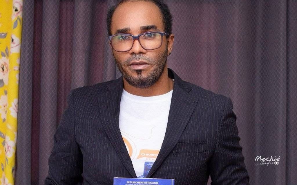 Escritor angolano Nituecheni Africano será premiado na Feira Internacional do Livro de Paris