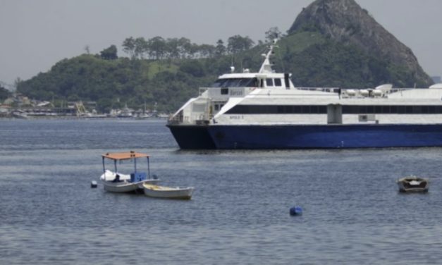 Linha de catamarã Charitas-Praça XV começa a operar com redução de preço nesta quinta-feira